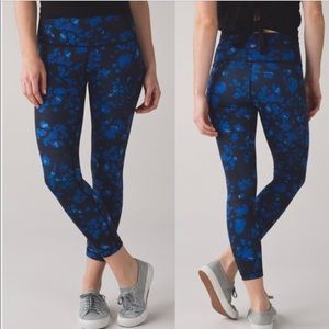 Black and blue lululemon inspire tights size 10
